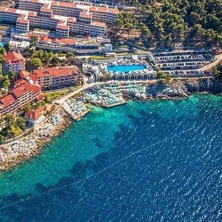 Apartment In By The Sea *