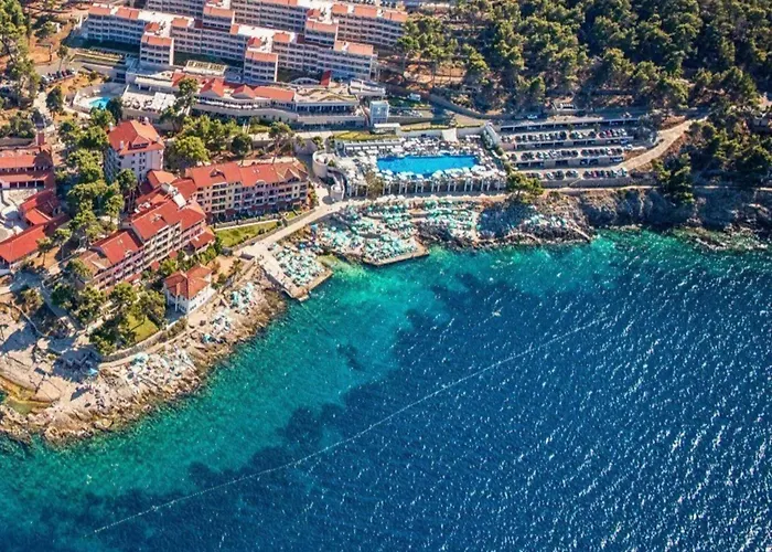 Apartment In By The Sea *